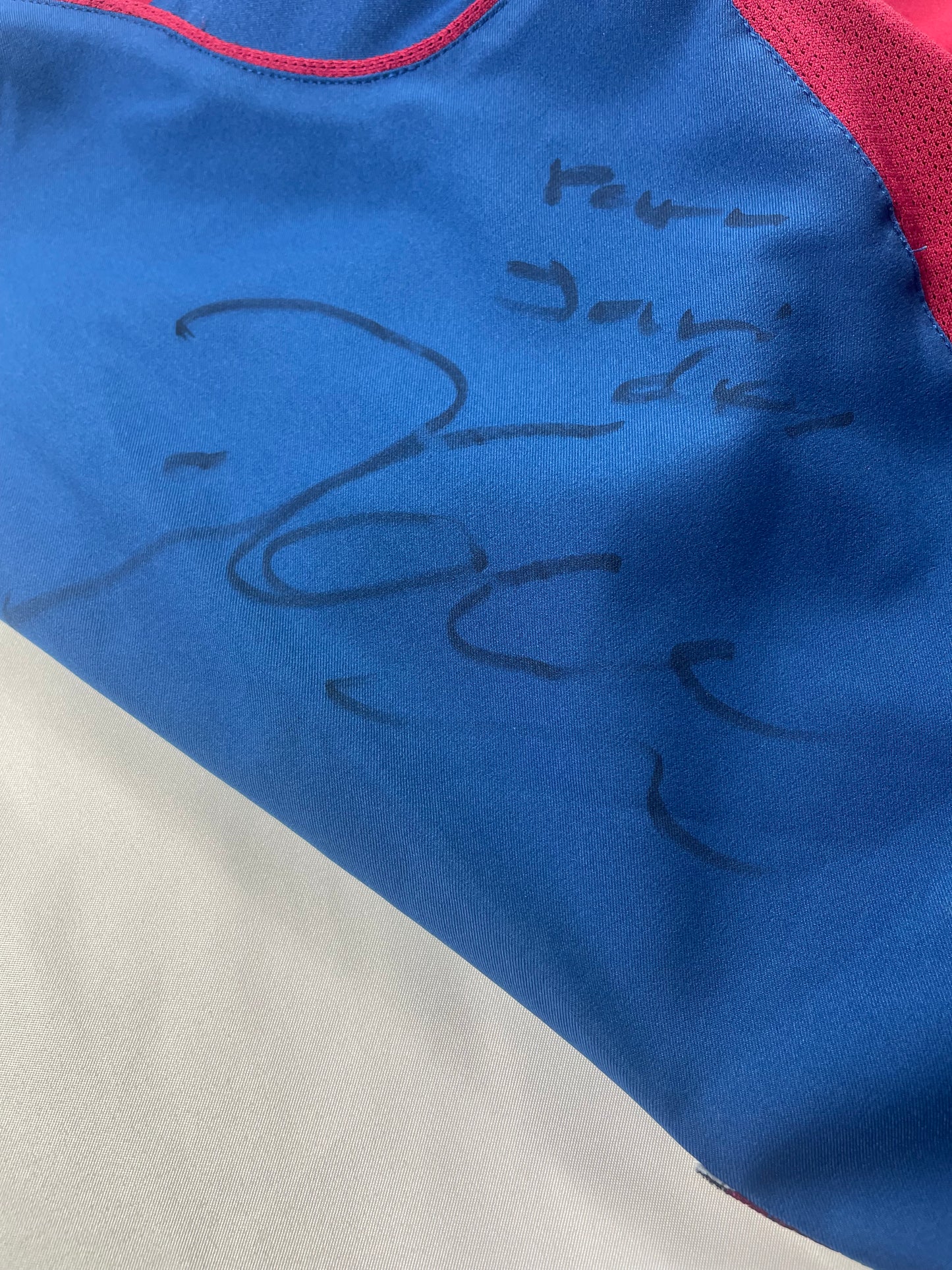2004/05 FC Barcelona Home Ronaldinho #10 Signed (M)