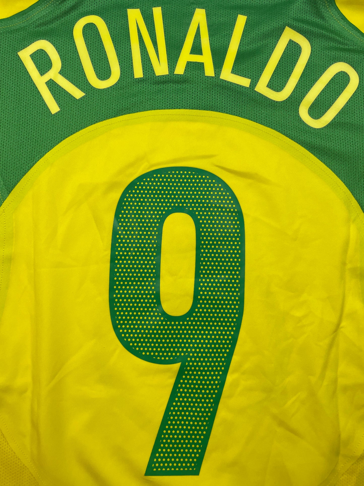 2004 Brésil Home Ronaldo #9 Limited Edition (L)