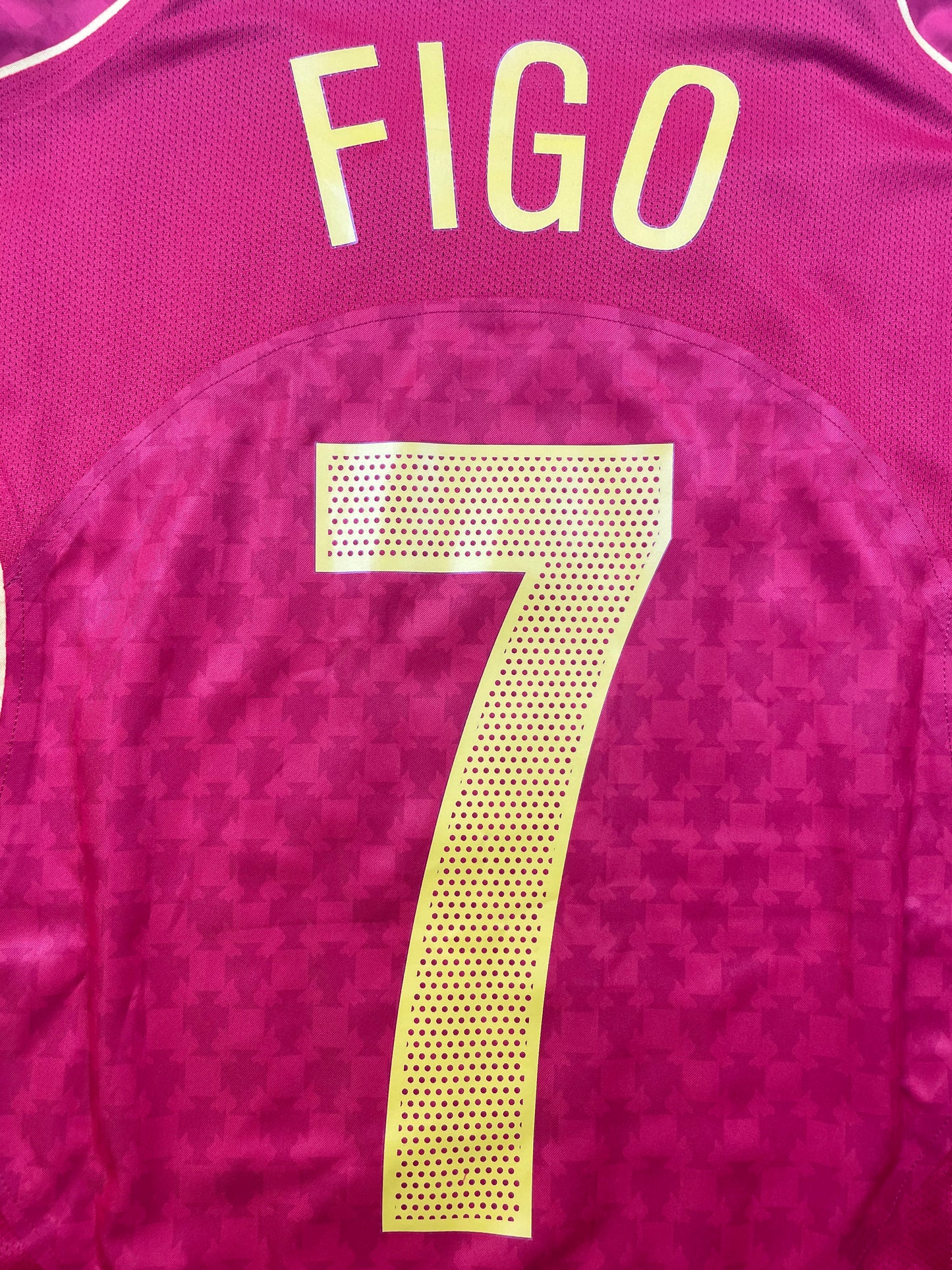 2004 Portugal Home Figo #7 Limited Edition BNWT (L)