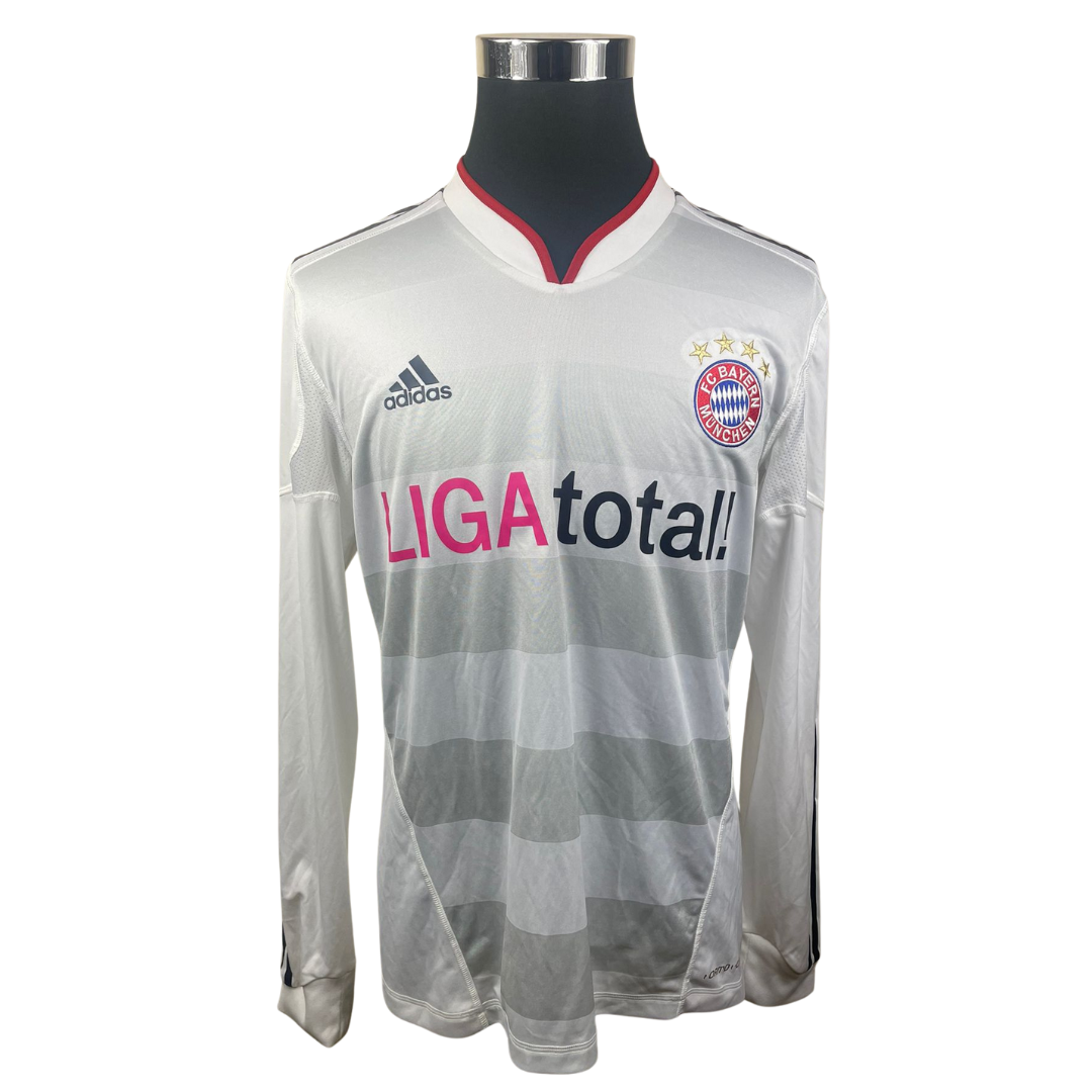 2010/11 Bayern Munich Away #15